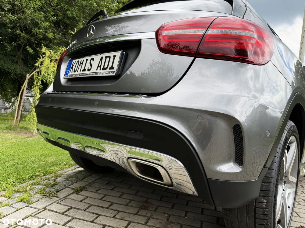 Mercedes-Benz GLA 200 7G-DCT AMG Line - 34
