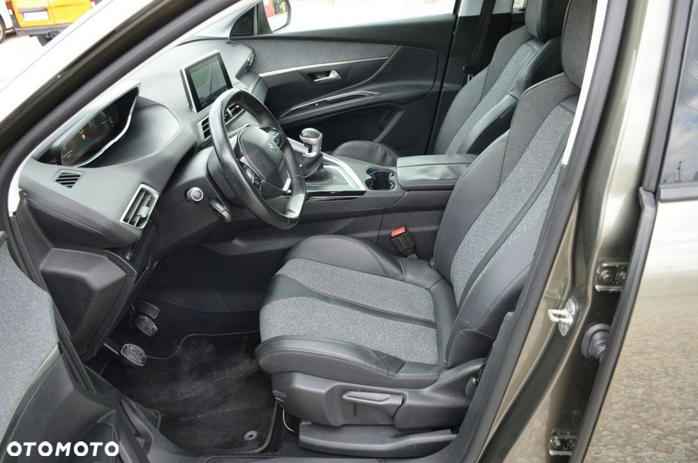 Peugeot 5008 - 22