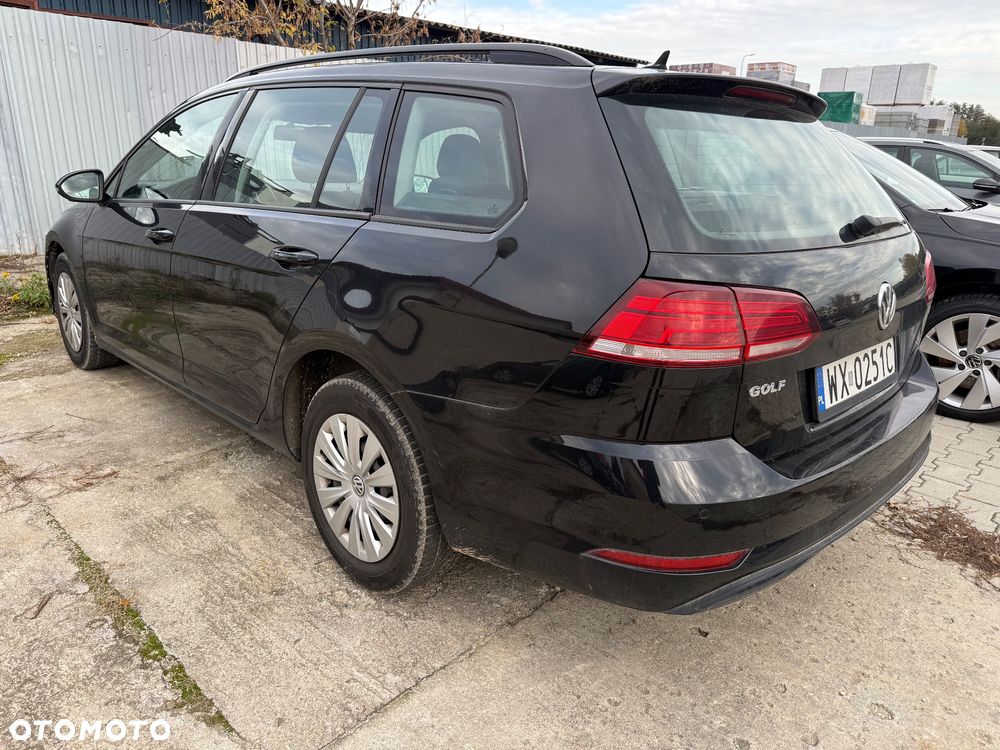 Volkswagen Golf - 2