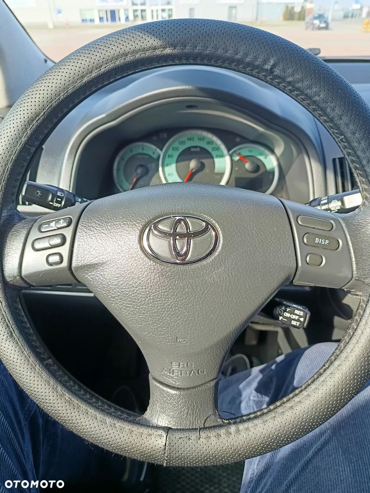 Toyota Corolla Verso 2.0 D-4D Prestige - 9