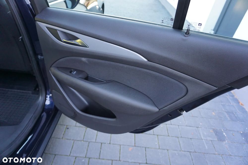 Opel Insignia 1.5 T Enjoy S&S - 28