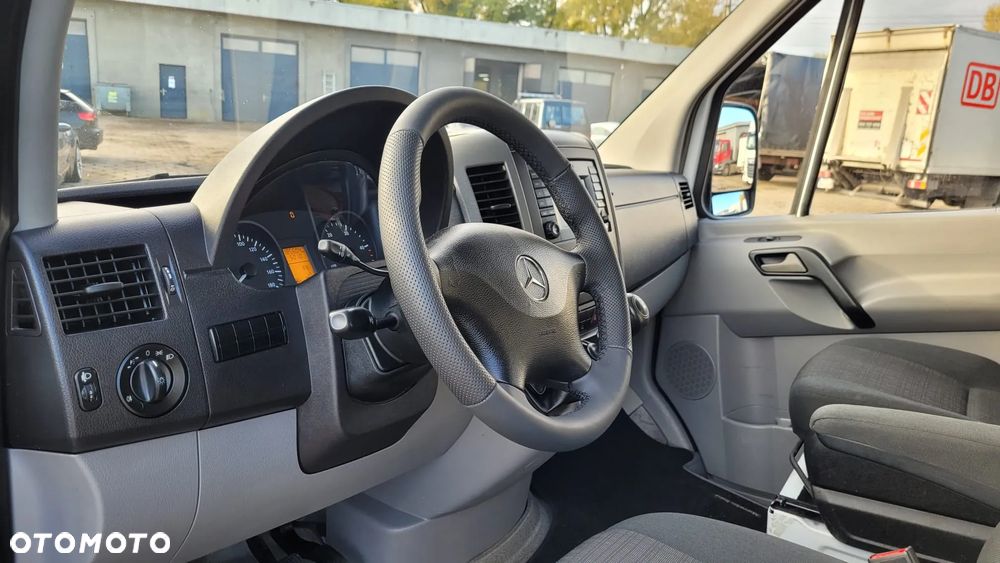 Mercedes-Benz Sprinter - 16