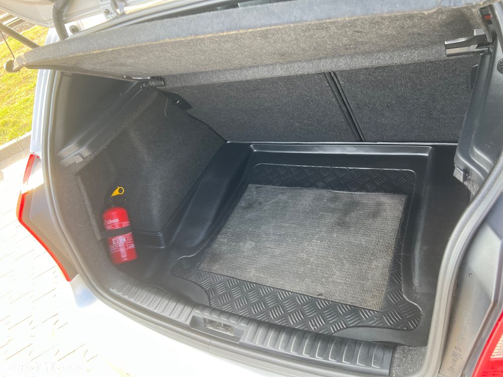 BMW Seria 1 118d DPF Edition Sport - 28