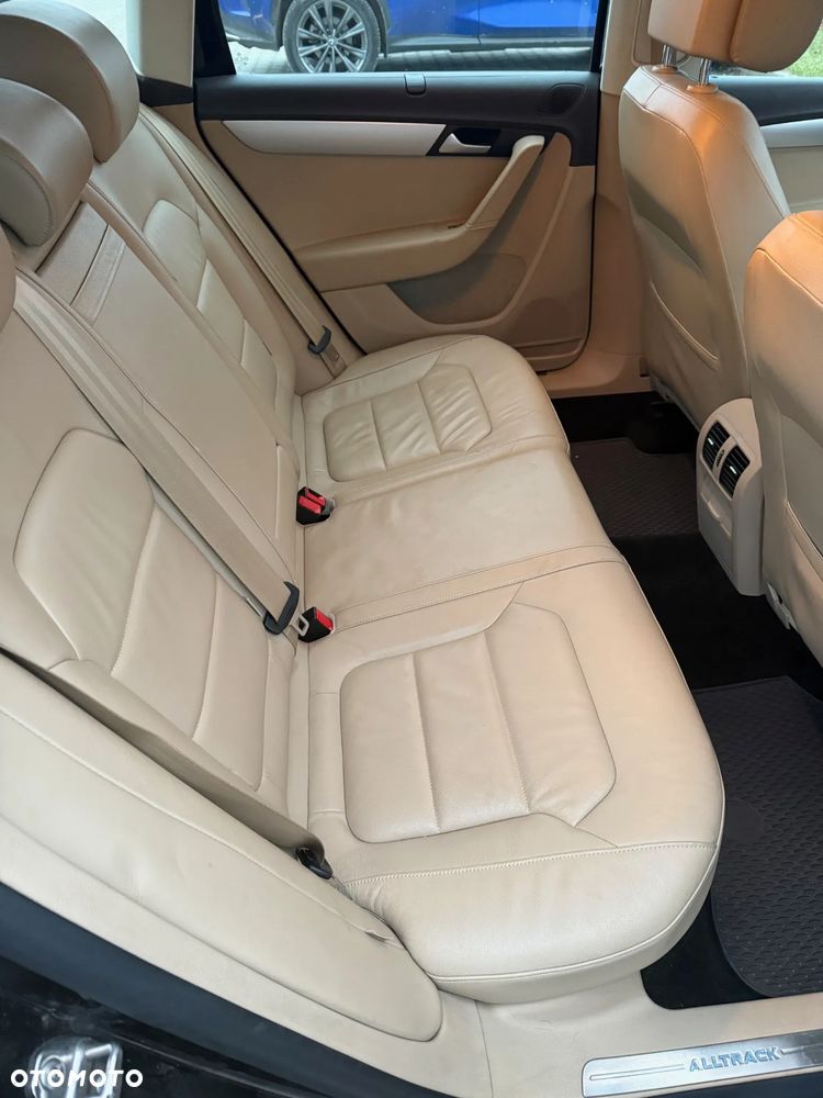 Volkswagen Passat Alltrack 2.0 TDI 4Motion DSG BlueMotion Tec - 12