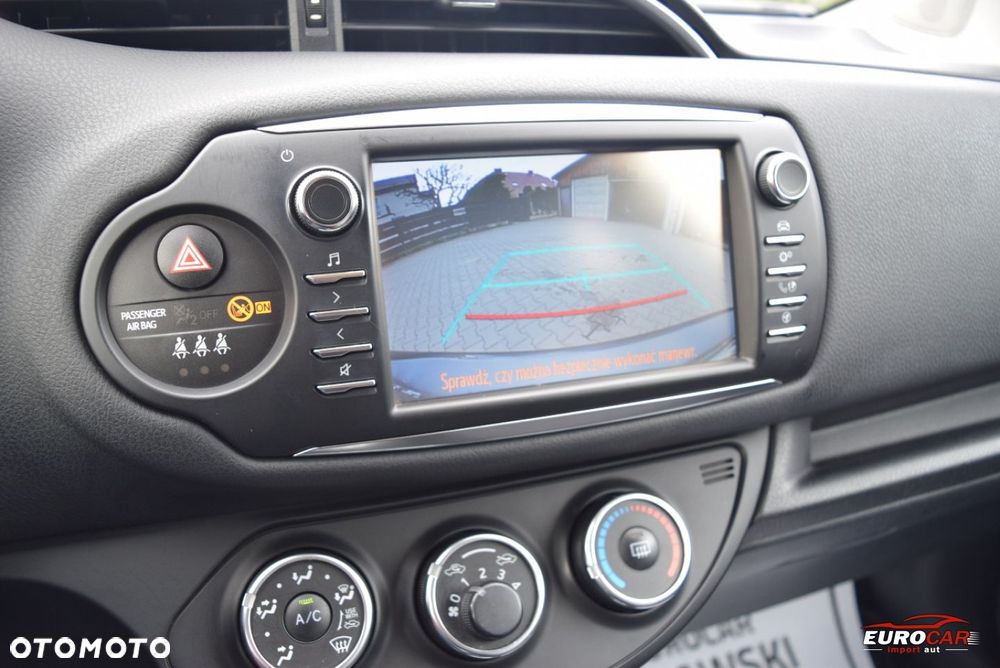 Toyota Yaris 1.5 Premium - 22