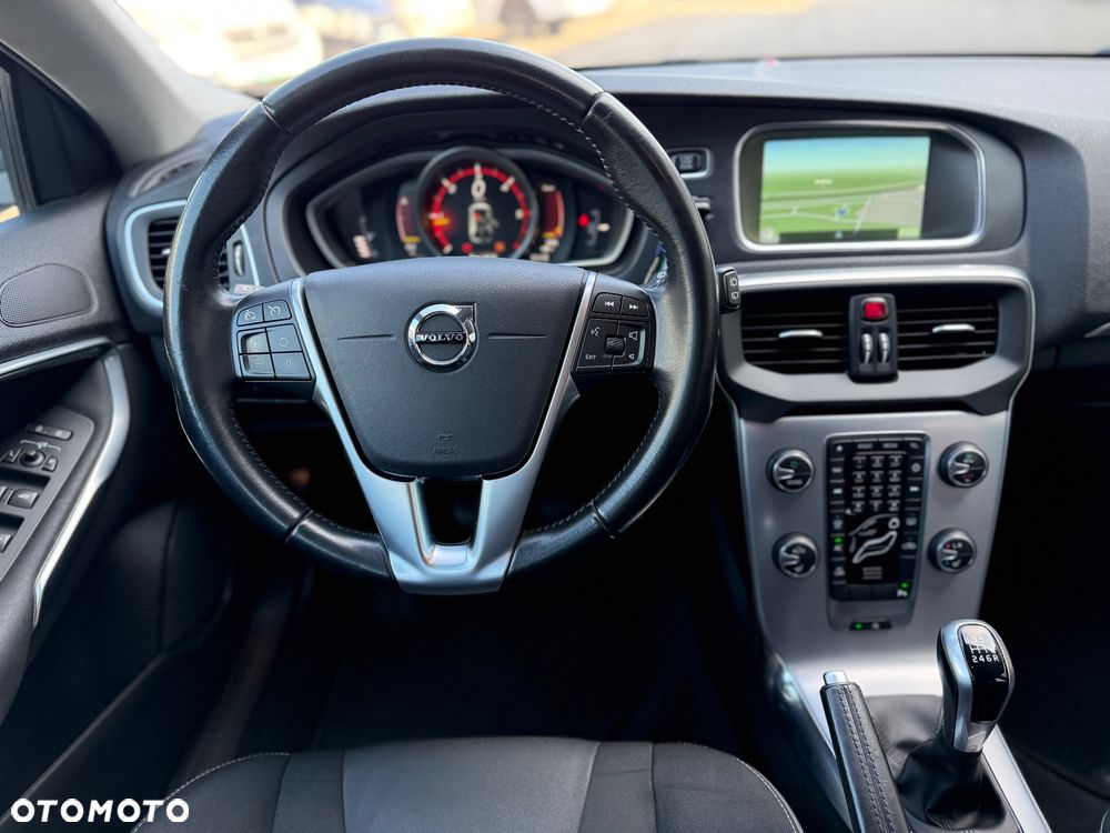 Volvo V40 - 16