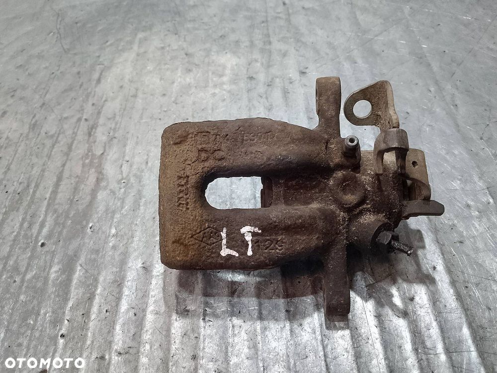 ZACISK HAMULCOWY LEWY TYŁ MERCEDES-BENZ CITAN 1.5 CDI - 1