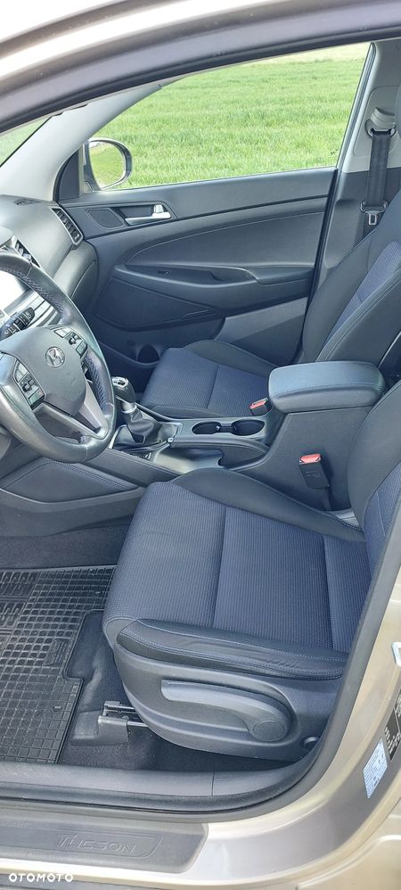 Hyundai Tucson 1.6 GDI BlueDrive Style 2WD - 11