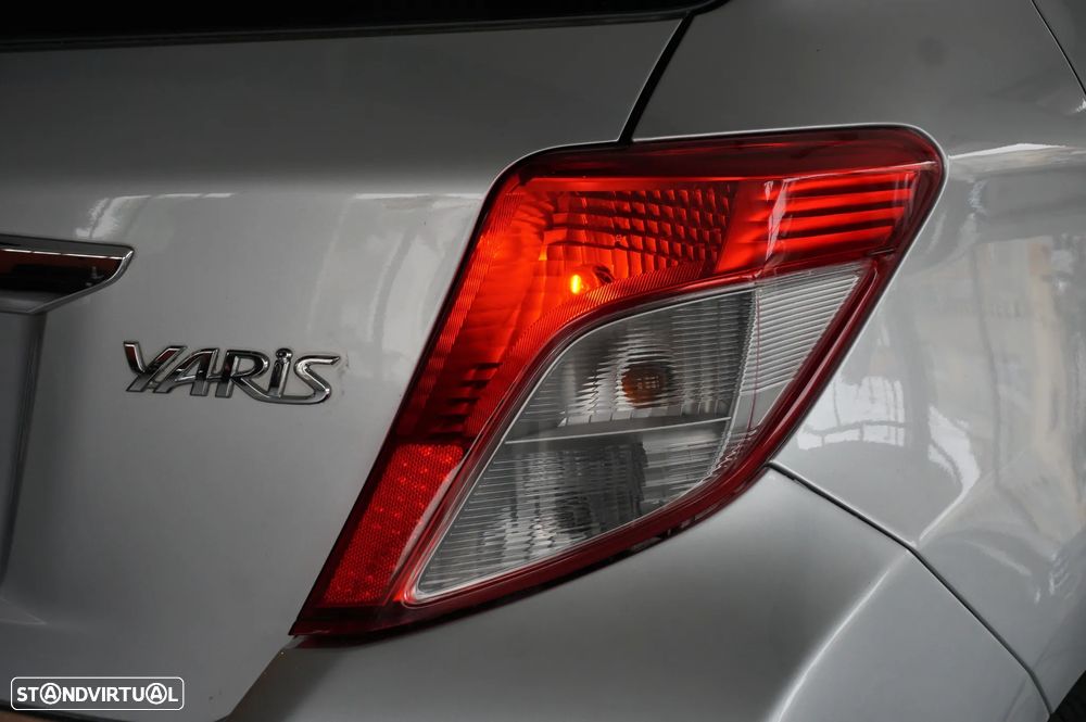 Toyota Yaris 1.0 VVT-i Comfort+P.Style - 28