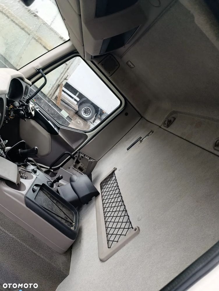 KABINA DZIENNA ANGLIK DAF LF 45 55 EURO 6 17.5 - 13