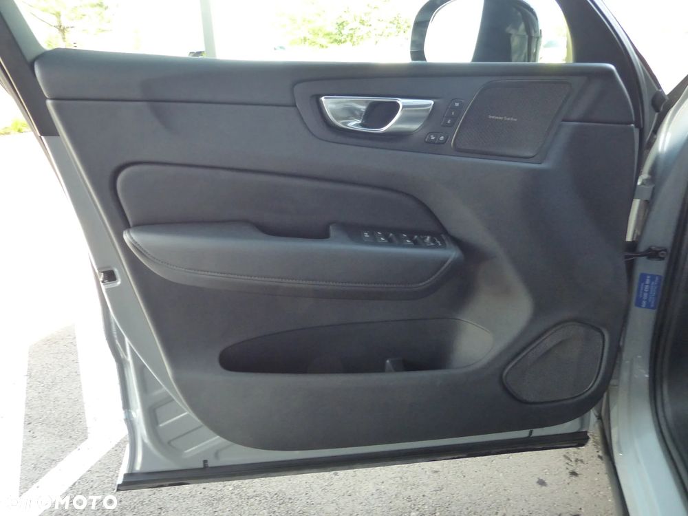 Volvo XC 60 B5 B AWD Ultra Dark - 9