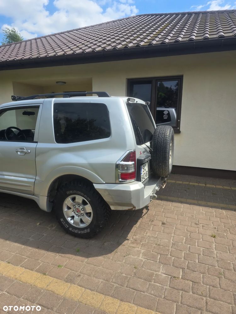 Mitsubishi Pajero - 4