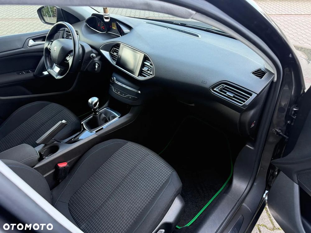 Peugeot 308 1.2 PureTech Active Pack S&S - 20