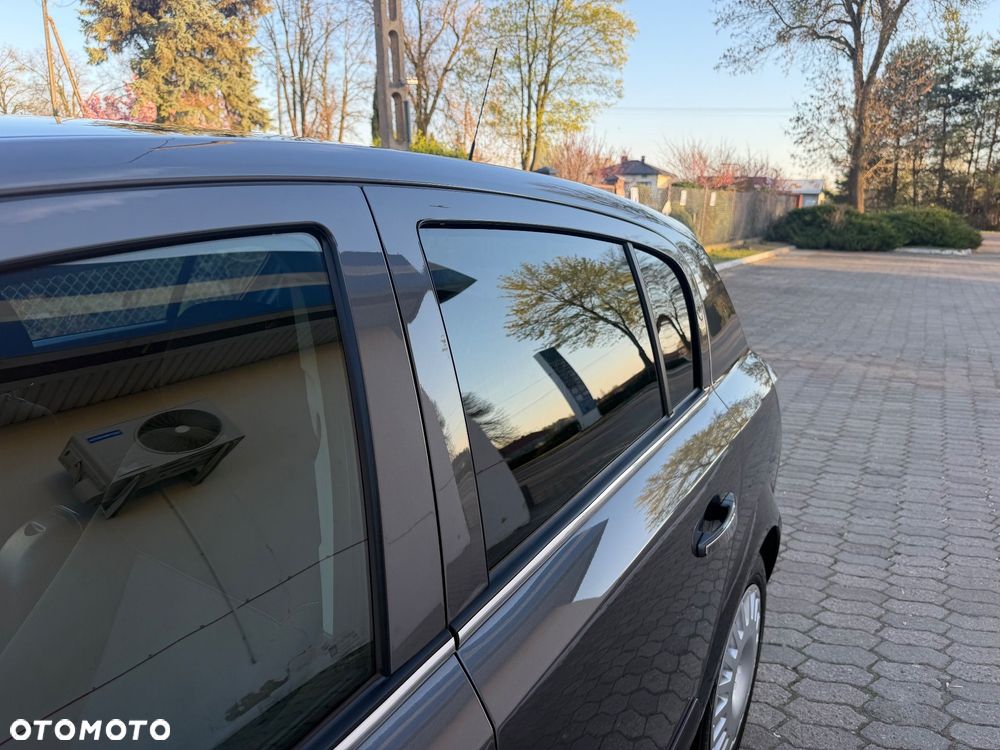 Opel Astra 1.6 Enjoy - 24