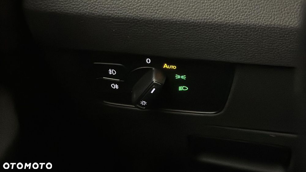 Volkswagen Passat Variant 1.5 TSI EVO Business DSG - 29