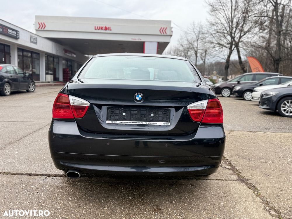 BMW Seria 3 318d - 4