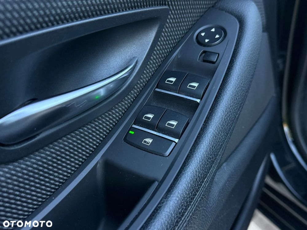 BMW Seria 5 520d Touring - 8