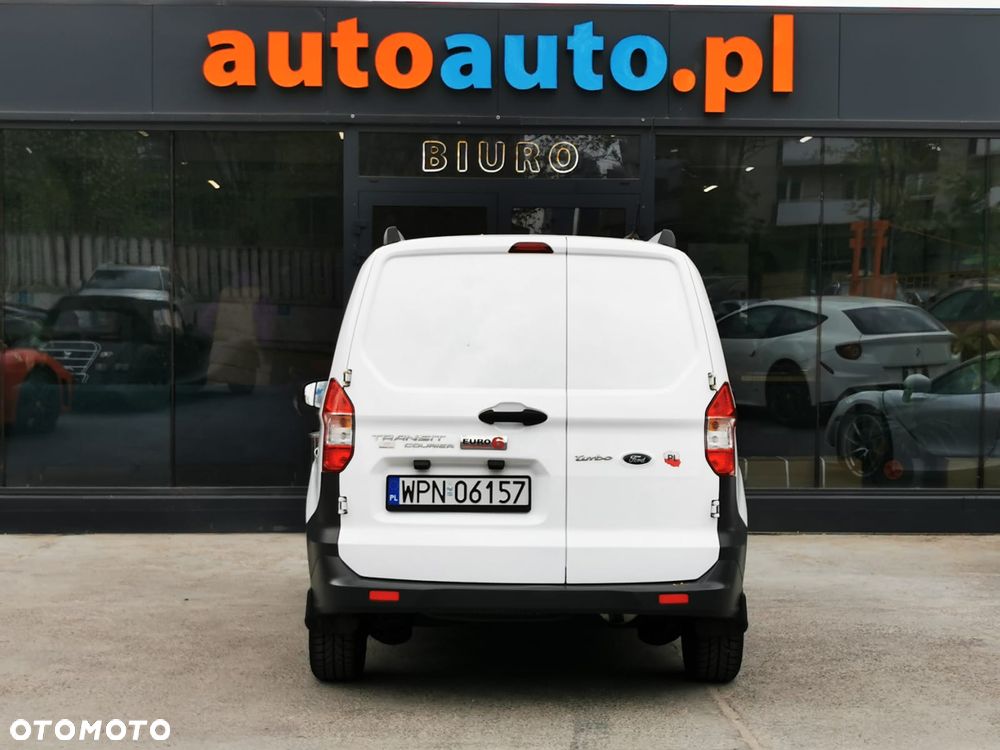 Ford Transit Courier - 23