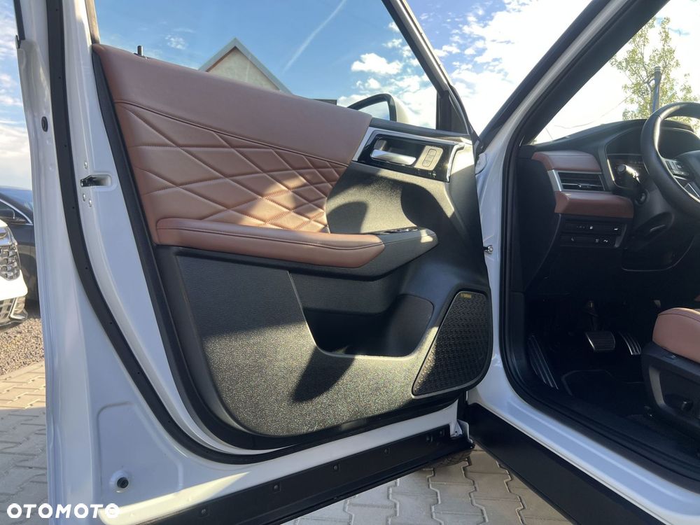 Mitsubishi Outlander - 11