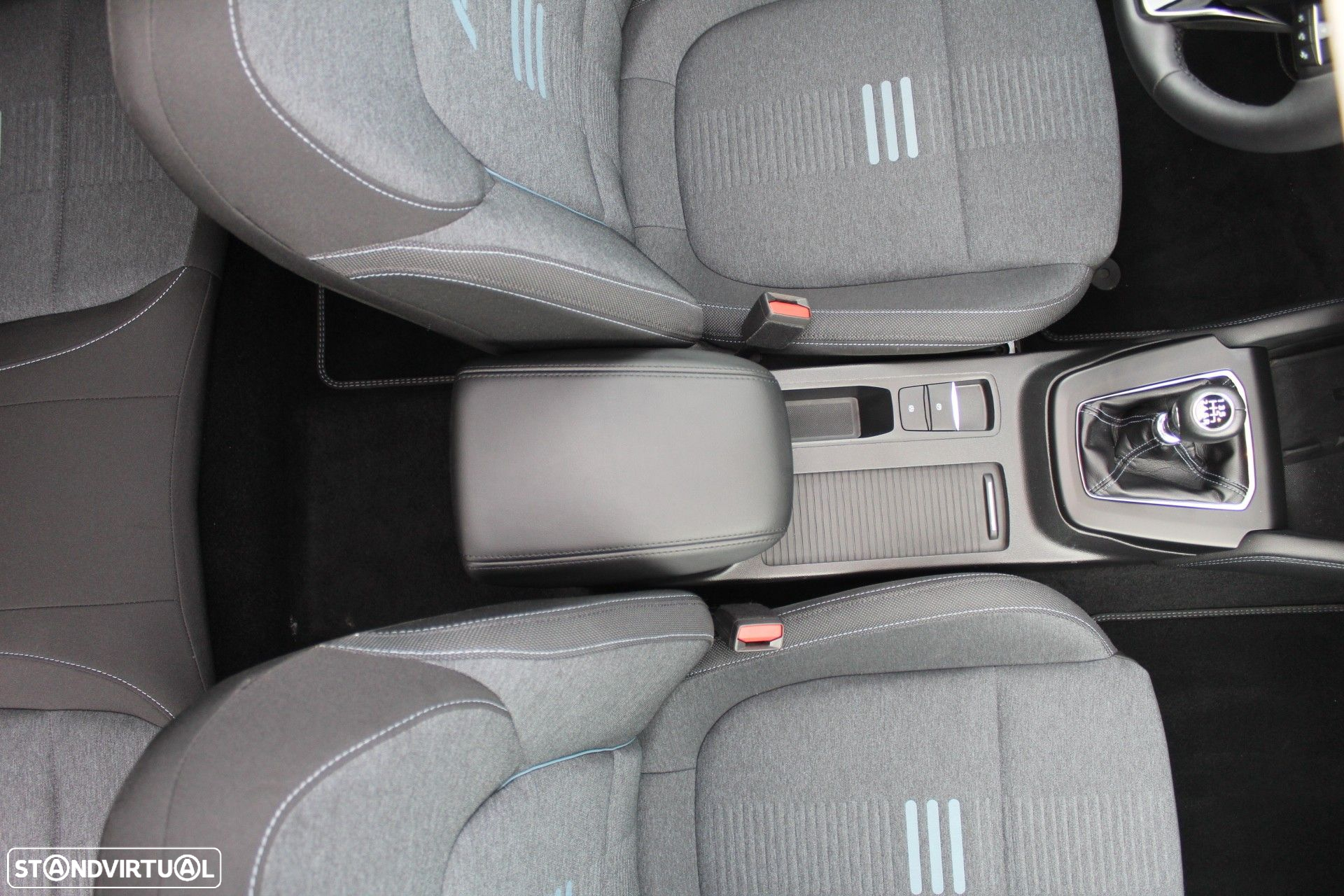 Ford Focus SW 1.0 EcoBoost MHEV Active X - 33