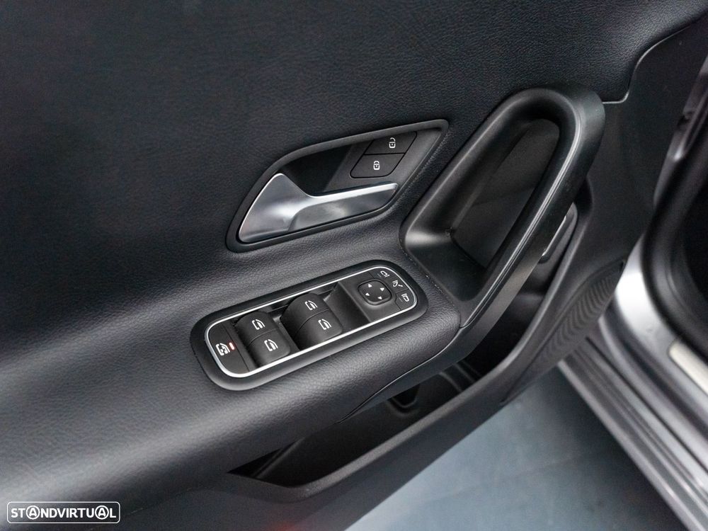 Mercedes-Benz CLA 250 e Shooting Brake Style Plus - 19