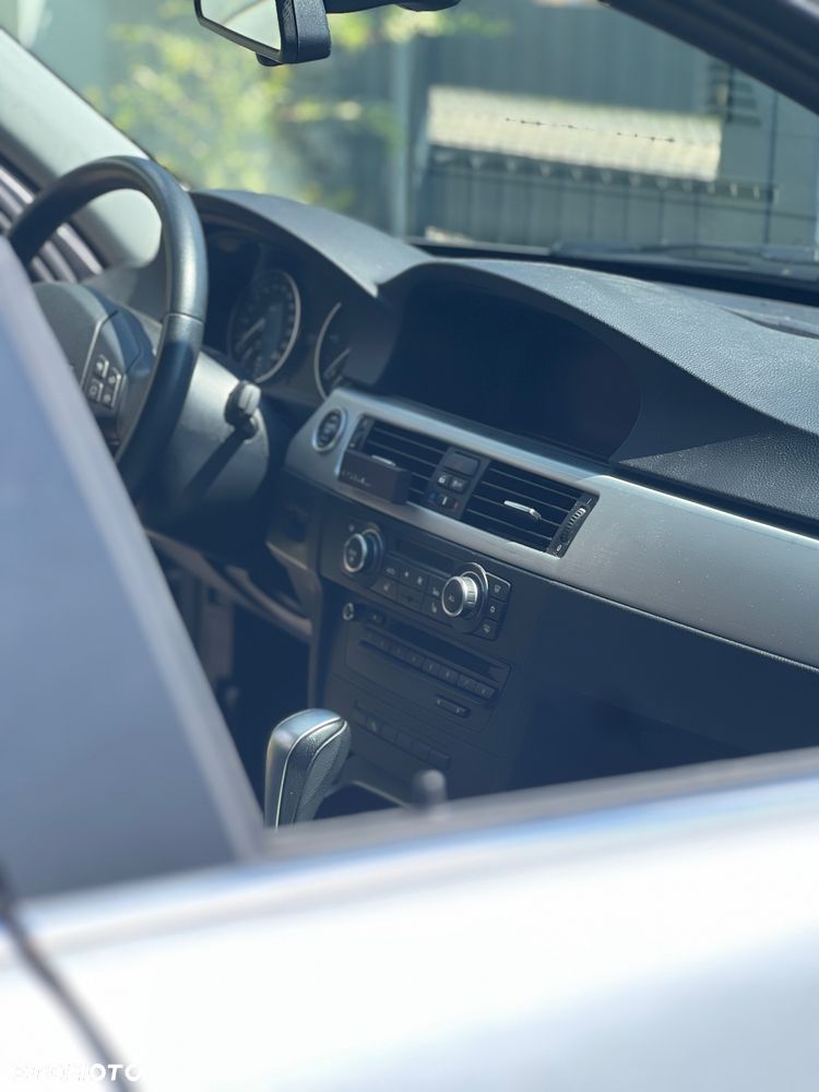 BMW Seria 3 318d DPF - 13