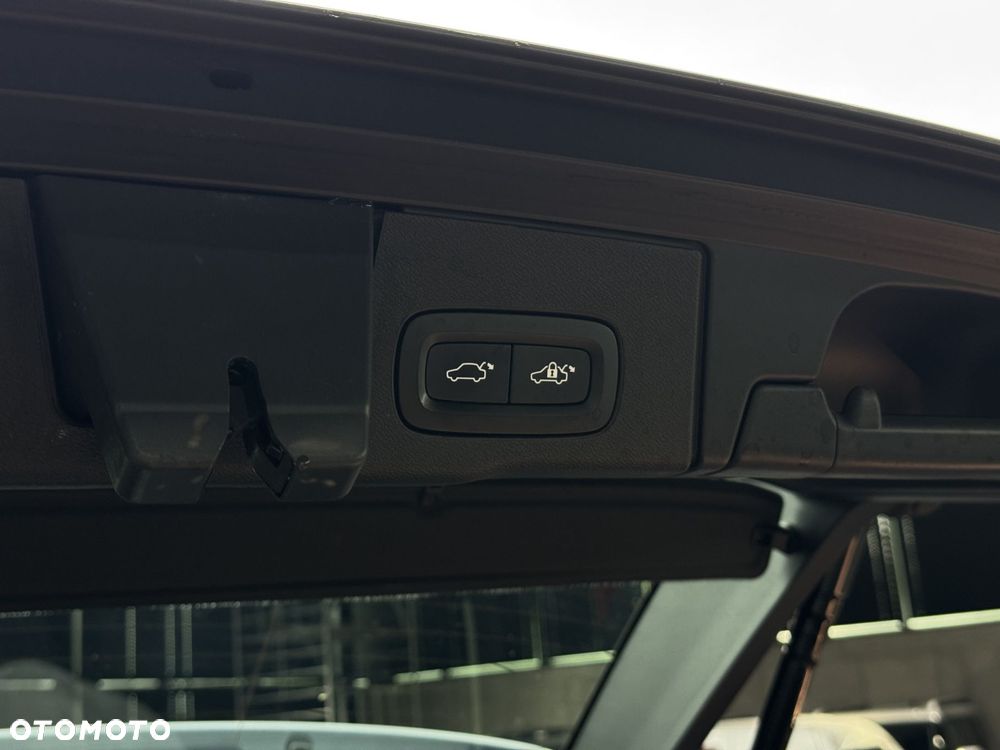 Volvo XC 60 B5 B AWD Momentum Pro - 20