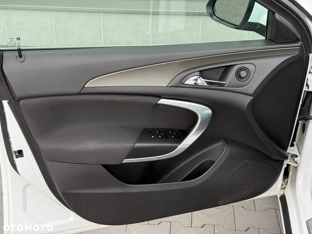 Opel Insignia 2.0 CDTI Sports Tourer Design Edition - 9