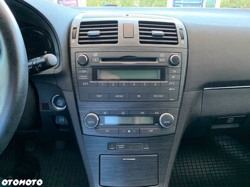 Toyota Avensis - 11
