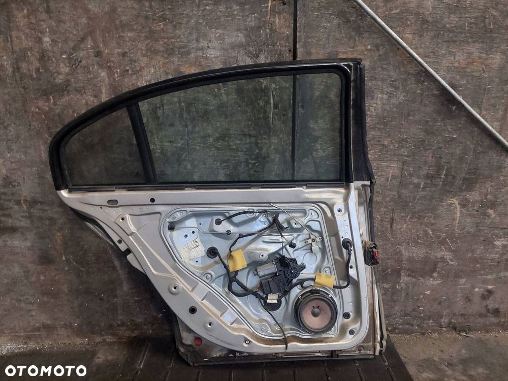 DRZWI KOMPLETNE LEWY TYŁ SKODA SUPERB I 9201 - 4