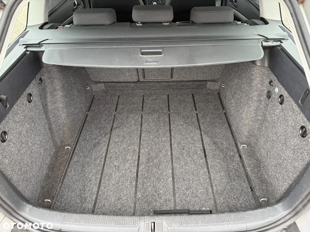 Skoda Octavia 1.6 Combi Ambiente - 20