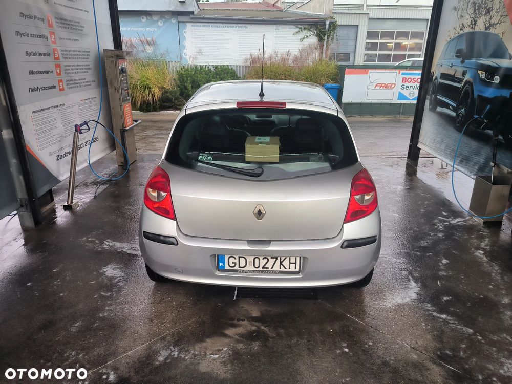 Renault Clio 1.2 16V Expression - 6