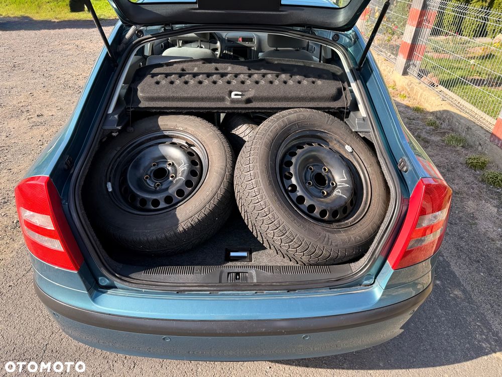 Skoda Octavia 1.6 Ambiente - 10