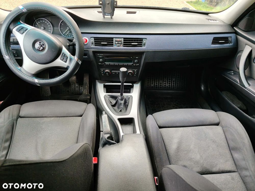 BMW Seria 3 320i - 13