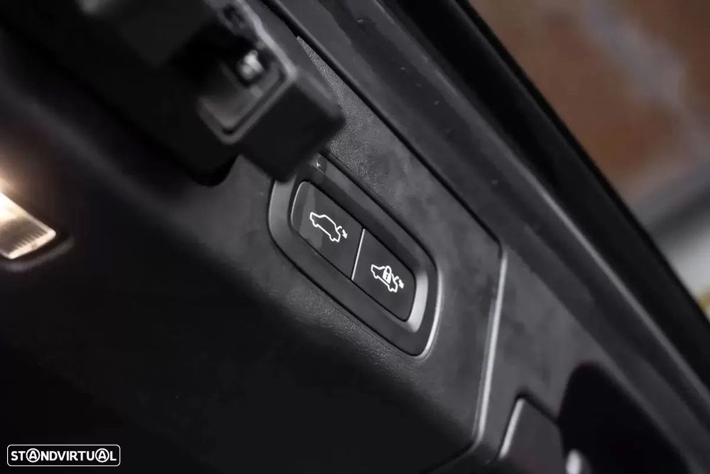 Volvo XC 60 2.0 T6 PHEV Inscription AWD - 32