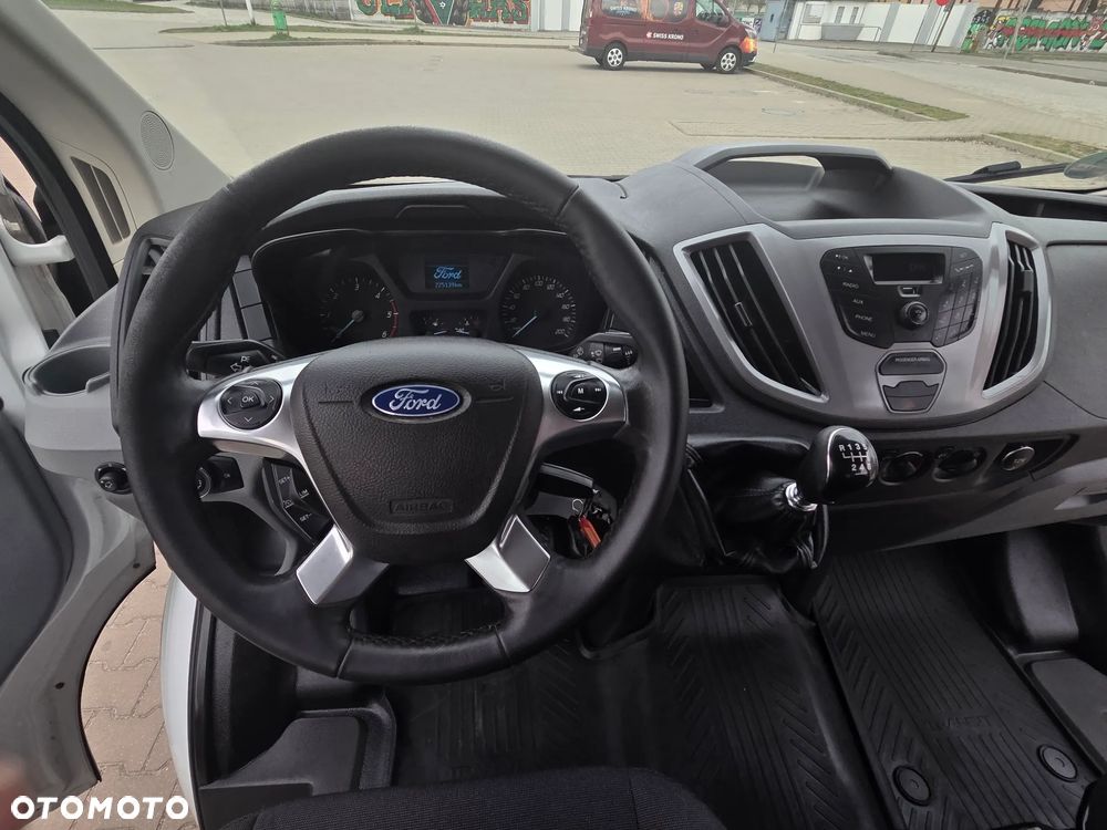 Ford Transit - 33