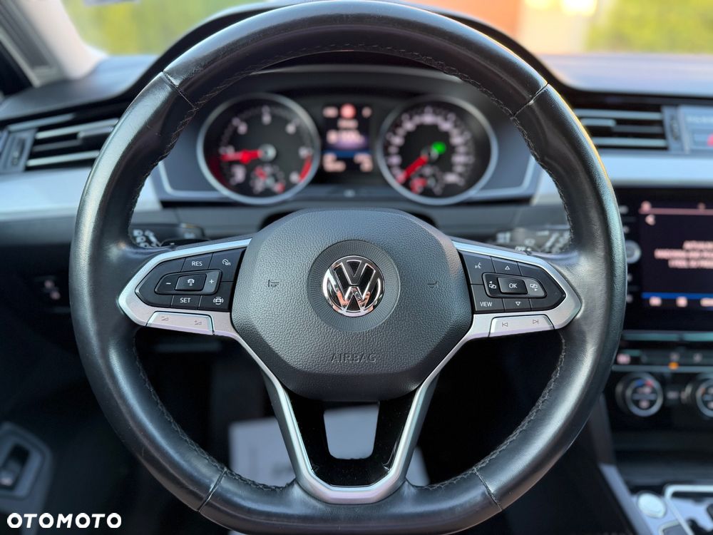 Volkswagen Passat 2.0 TDI SCR DSG Business - 23