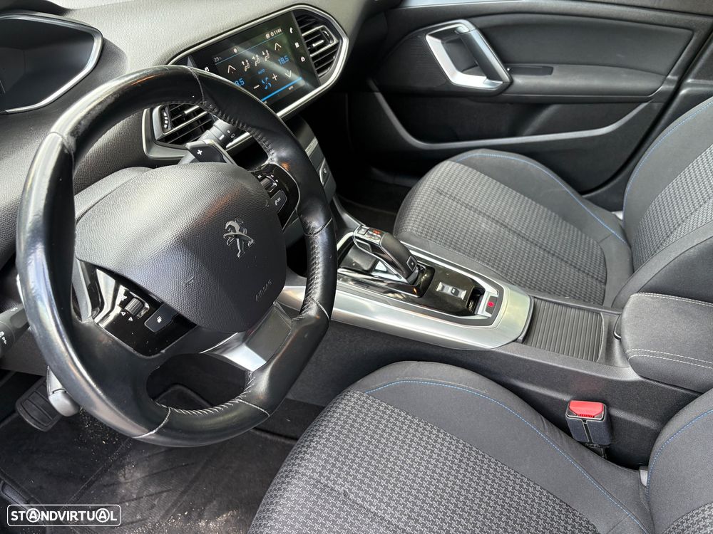 Peugeot 308 SW - 10