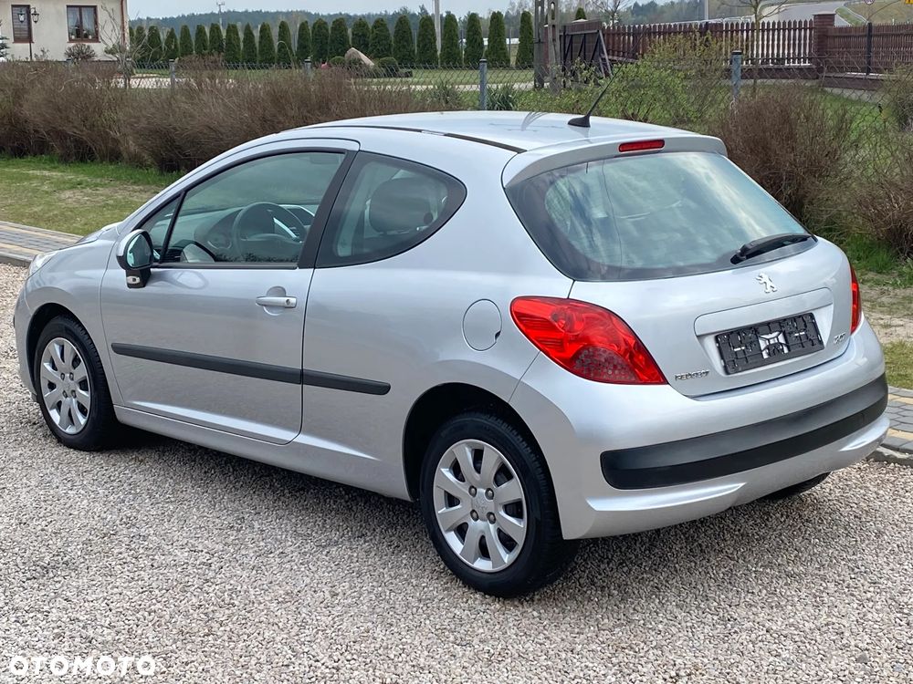 Peugeot 207 75 Urban Move - 11