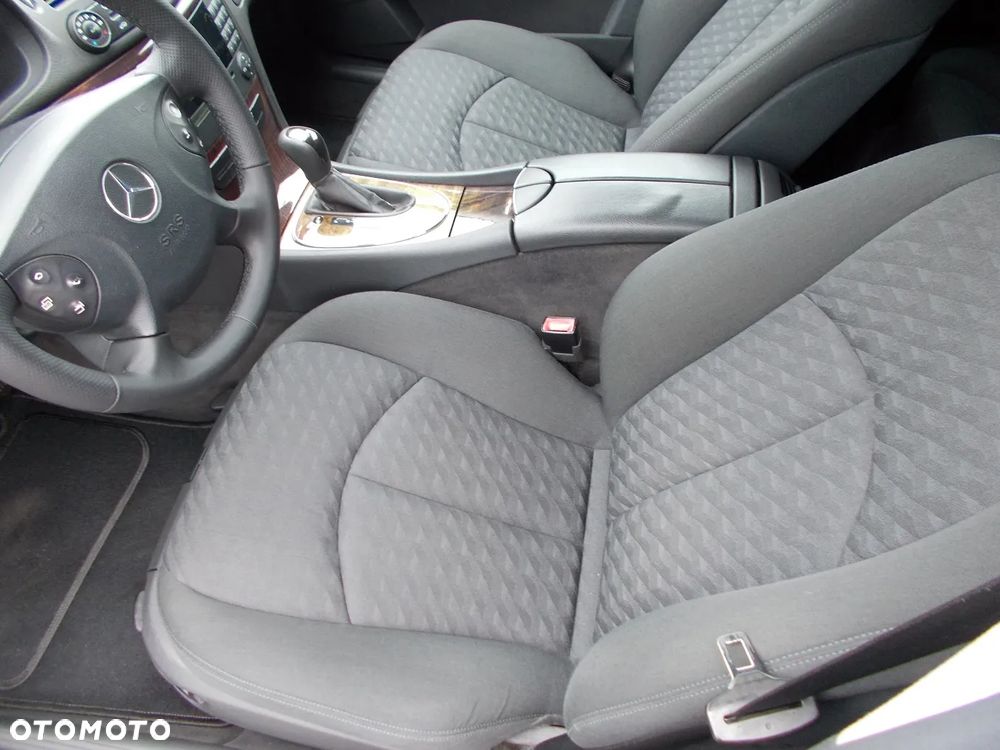 Mercedes-Benz Klasa E - 17