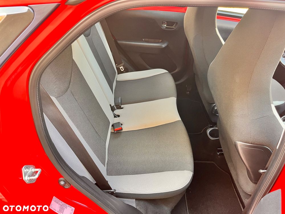 Toyota Aygo x-clusiv - 32