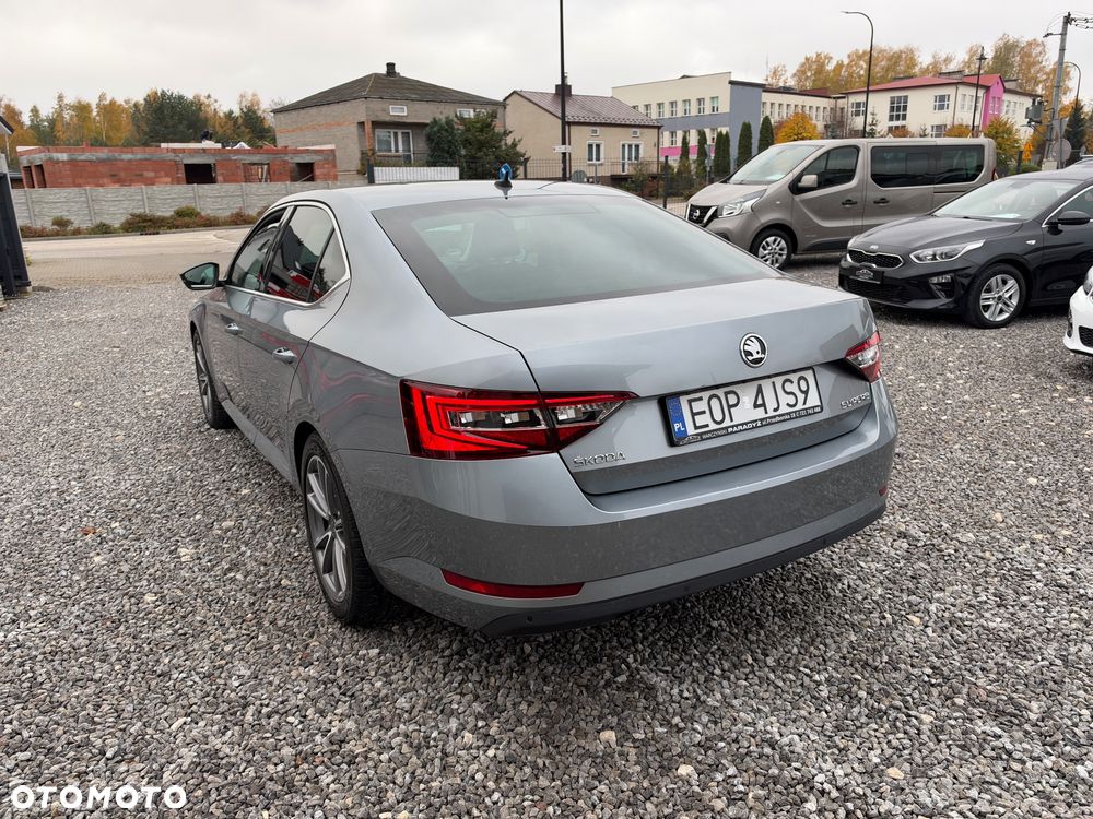 Skoda Superb 2.0 TDI DSG L&K - 40