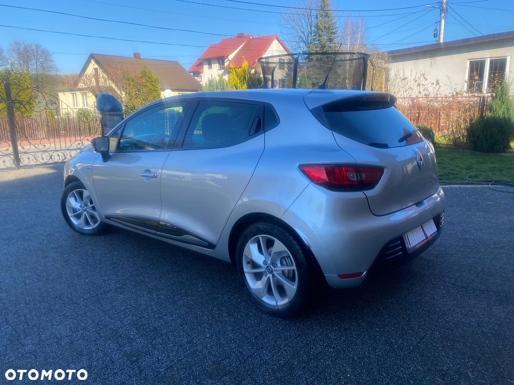 Renault Clio 1.2 16V Limited Plus - 4