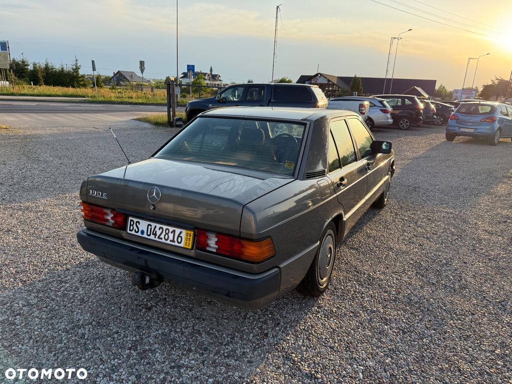 Mercedes-Benz W201 (190) - 23