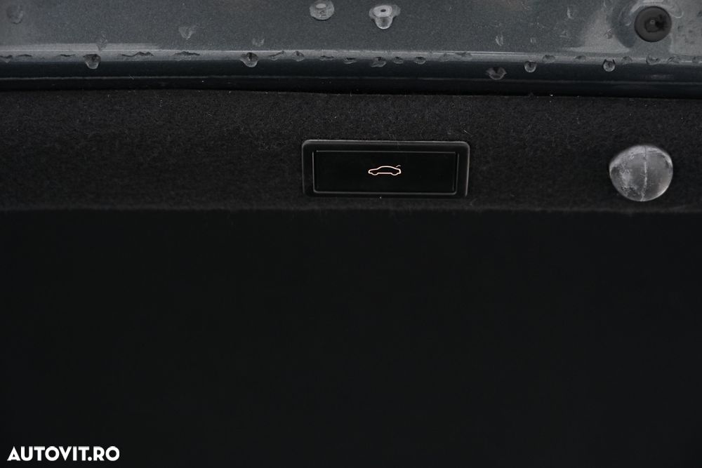 Skoda Superb 2.0 TDI DSG Sportline - 37