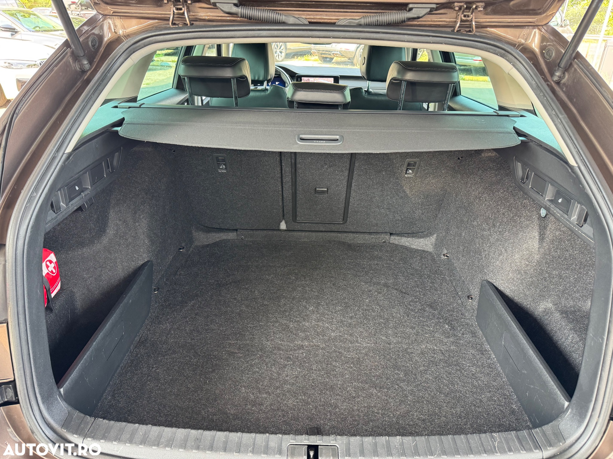 Skoda Octavia Combi Diesel 2.0 TDI DSG Ambition - 21