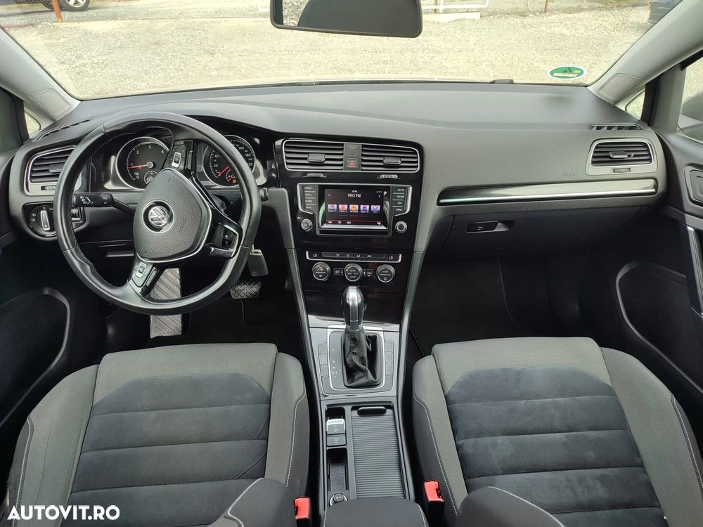 Volkswagen Golf - 6