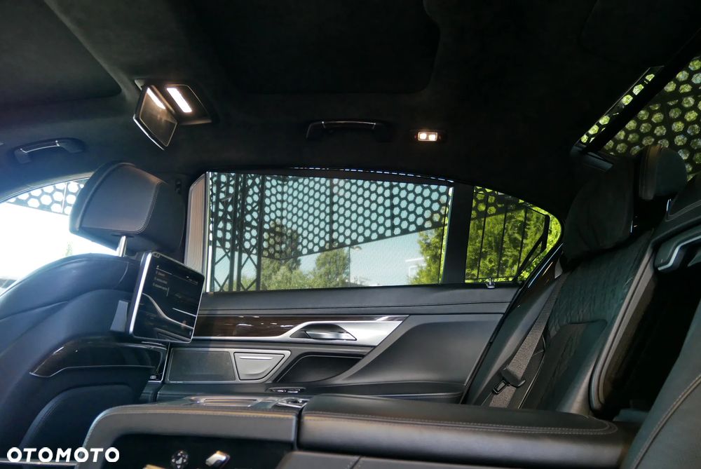 BMW Seria 7 750Li xDrive - 30