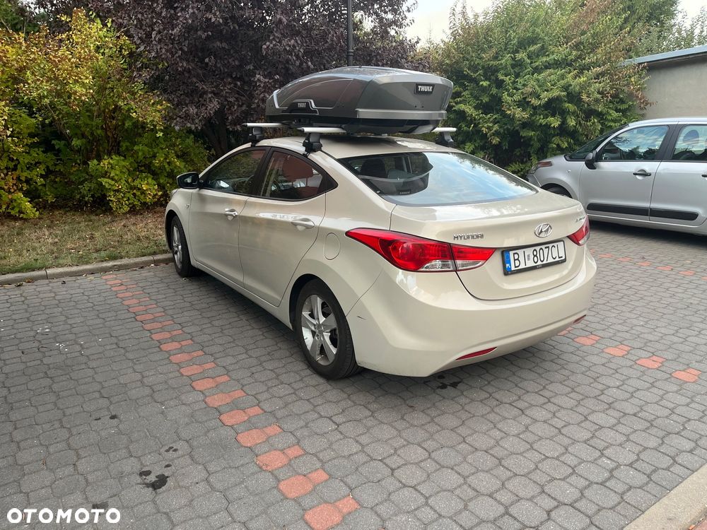 Hyundai Elantra 1.6 Comfort - 4