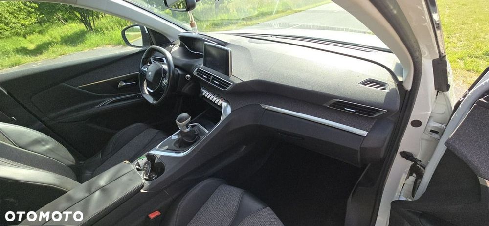 Peugeot 3008 - 17